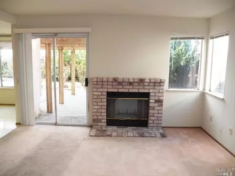 653 Britannia Dr, Vallejo, CA 94591 photo 3