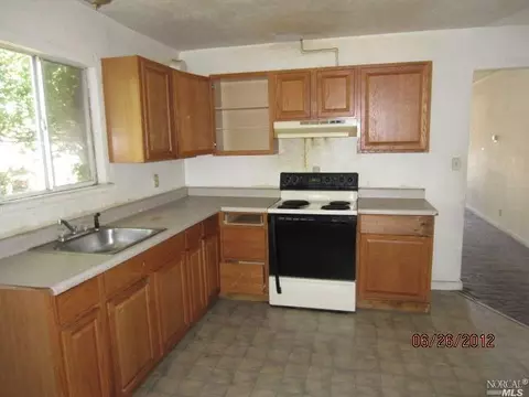 639 Grant St, Vallejo, CA 94590 photo 4