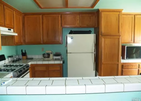 985 Griffin Dr, Vallejo, CA 94589 photo 4