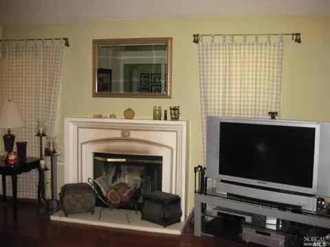 449 Bald Eagle Dr, Vacaville, CA 95688 photo 4