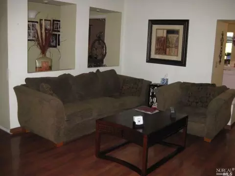 449 Bald Eagle Dr, Vacaville, CA 95688 photo 3