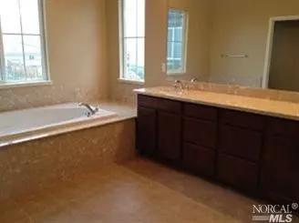 4909 Couples Cir, Fairfield, CA 94533 photo 8