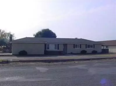 17189 Iona Ave, Lemoore, CA 93245 photo 1