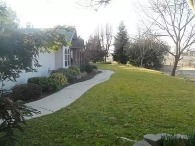 36536 Franklin Ave, Madera, CA 93636 photo 2