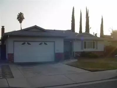 690 W Donner Ave, Clovis, CA 93612 photo 2