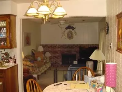690 W Donner Ave, Clovis, CA 93612 photo 3