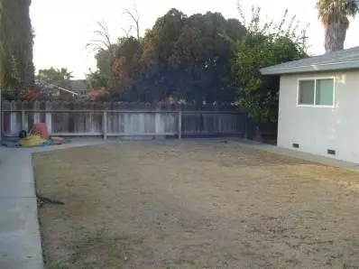 690 W Donner Ave, Clovis, CA 93612 photo 5