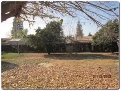 87 O St, Sanger, CA 93657 photo 9