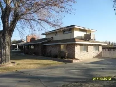 405 N Pine St, Madera, CA 93637 photo 1