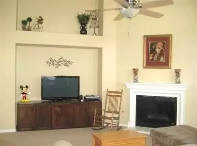 6562 E Cornell Ave, Fresno, CA 93727 photo 2