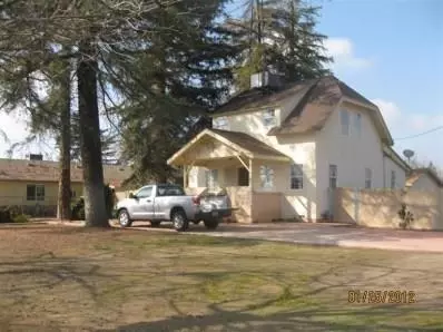 909 E 5th St, Madera, CA 93638 photo 1