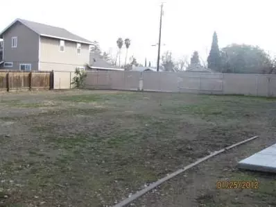 909 E 5th St, Madera, CA 93638 photo 6
