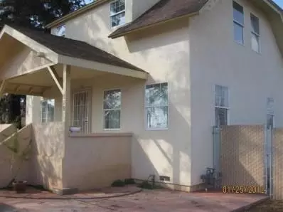 909 E 5th St, Madera, CA 93638 photo 2