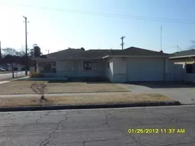 3886 E Hampton Way, Fresno, CA 93726 photo 1