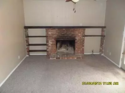 472 W San Gabriel Ave, Clovis, CA 93612 photo 2