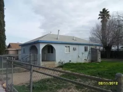 209 Hull Ave, Madera, CA 93638 photo 2