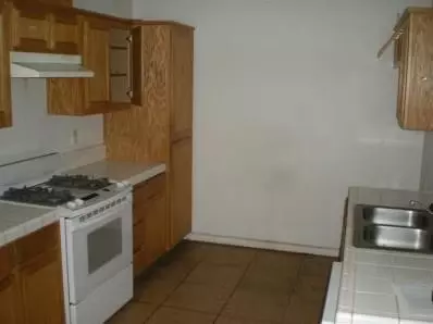 838 Florence Ave, Sanger, CA 93657 photo 2