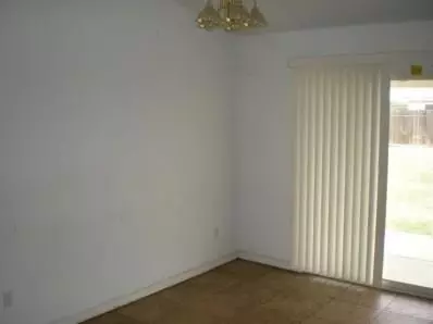 838 Florence Ave, Sanger, CA 93657 photo 4