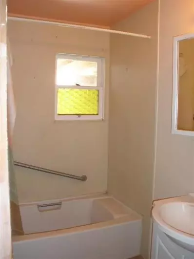 214 Howard St, Clovis, CA 93612 photo 8