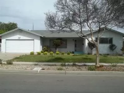 3021 E Gilbert Ave, Fresno, CA 93721 photo 1