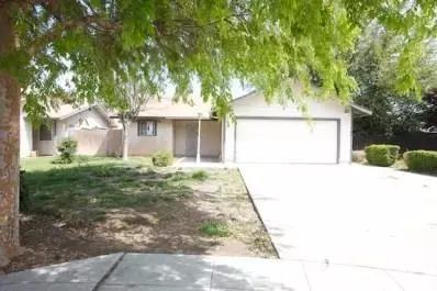431 Cherry Ln, Clovis, CA 93612 photo 1