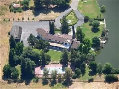 8155 N Fowler Ave, Clovis, CA 93619 photo 1