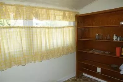 2722 Logan St, Selma, CA 93662 photo 4