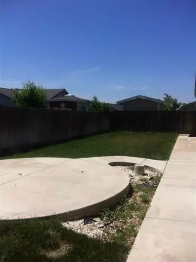 1941 E Washington Ave, Reedley, CA 93654 photo 2