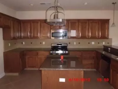 365 S Wolftrap St, Madera, CA 93637 photo 6