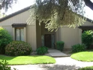 1860 Cougar Ln, Clovis, CA 93611 photo 1