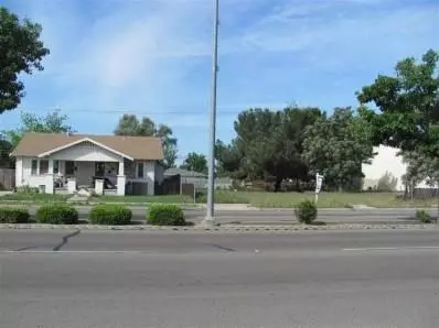 2337 Whitson St, Selma, CA 93662 photo 3
