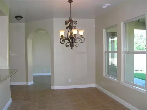 48 Gateway Ave, Clovis, CA 93612 photo 6