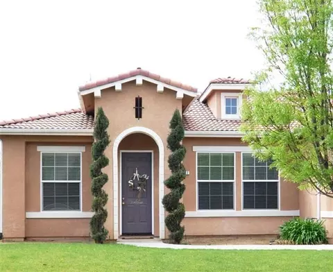 3192 Everglade Ave, Clovis, CA 93619 photo 2