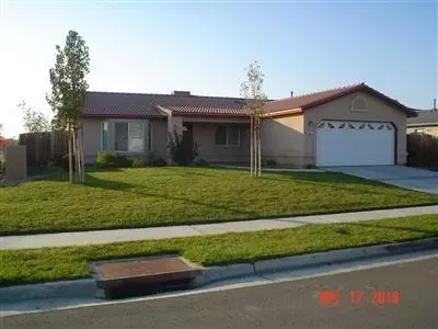 281 S Michelle Ave, Kerman, CA 93630 photo 1