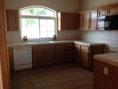 1042 Perkins Rd, Madera, CA 93637 photo 2