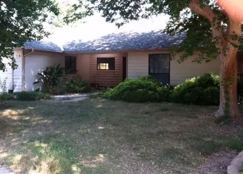 685 W Polson Ave, Clovis, CA 93612 photo 1