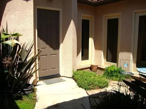 1054 N Orangewood Ave, Clovis, CA 93611 photo 3