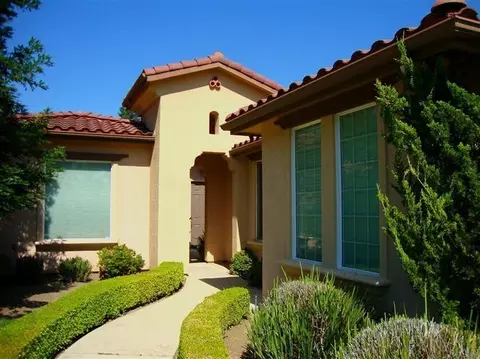 1054 N Orangewood Ave, Clovis, CA 93611 photo 2