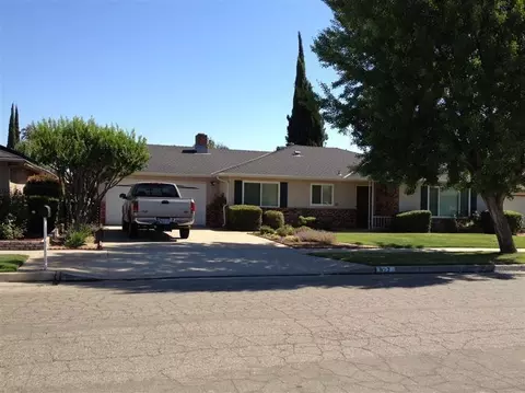 927 E Chennault Ave, Fresno, CA 93720 photo 2