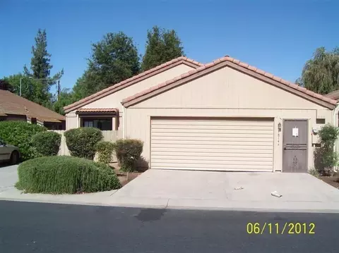 1814 Cougar Ln, Clovis, CA 93611 photo 1