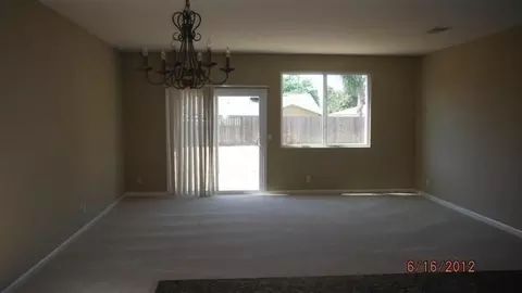 1164 Laguna Way, Madera, CA 93638 photo 2
