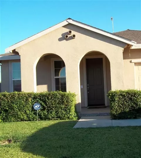 325 Larkin Ave, Chowchilla, CA 93610 photo 1