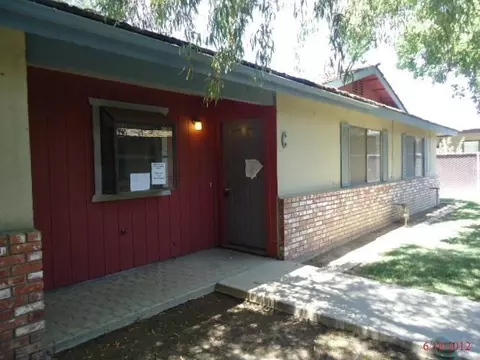640 W D St, Lemoore, CA 93245 photo 1