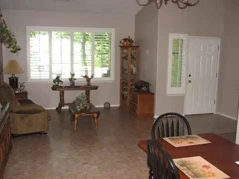 2124 Cromwell Ave, Clovis, CA 93611 photo 6