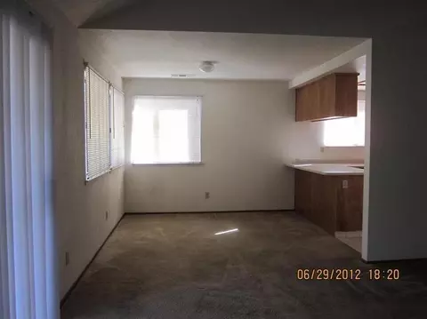 2107 Harrison Ct, Chowchilla, CA 93610 photo 2