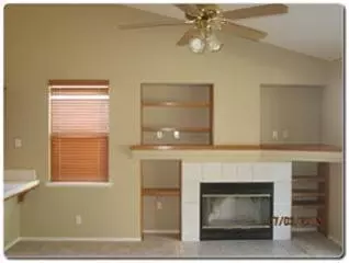 1125 Pine Ct, Lemoore, CA 93245 photo 2