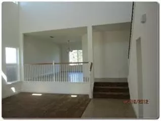 1078 Paradise Dr, Lemoore, CA 93245 photo 2
