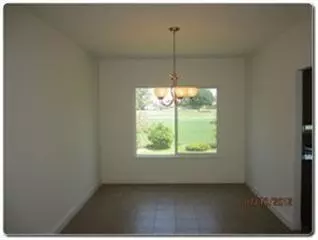 1078 Paradise Dr, Lemoore, CA 93245 photo 4