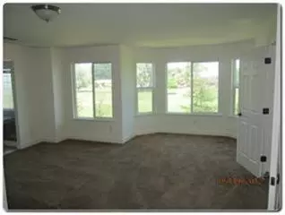 1078 Paradise Dr, Lemoore, CA 93245 photo 8