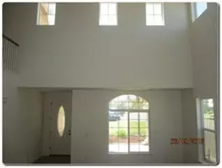 1078 Paradise Dr, Lemoore, CA 93245 photo 3
